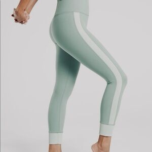 NWT Athleta Elation Rib Trim 7/8 Tight Leggings Gray Green, Size M 981652
